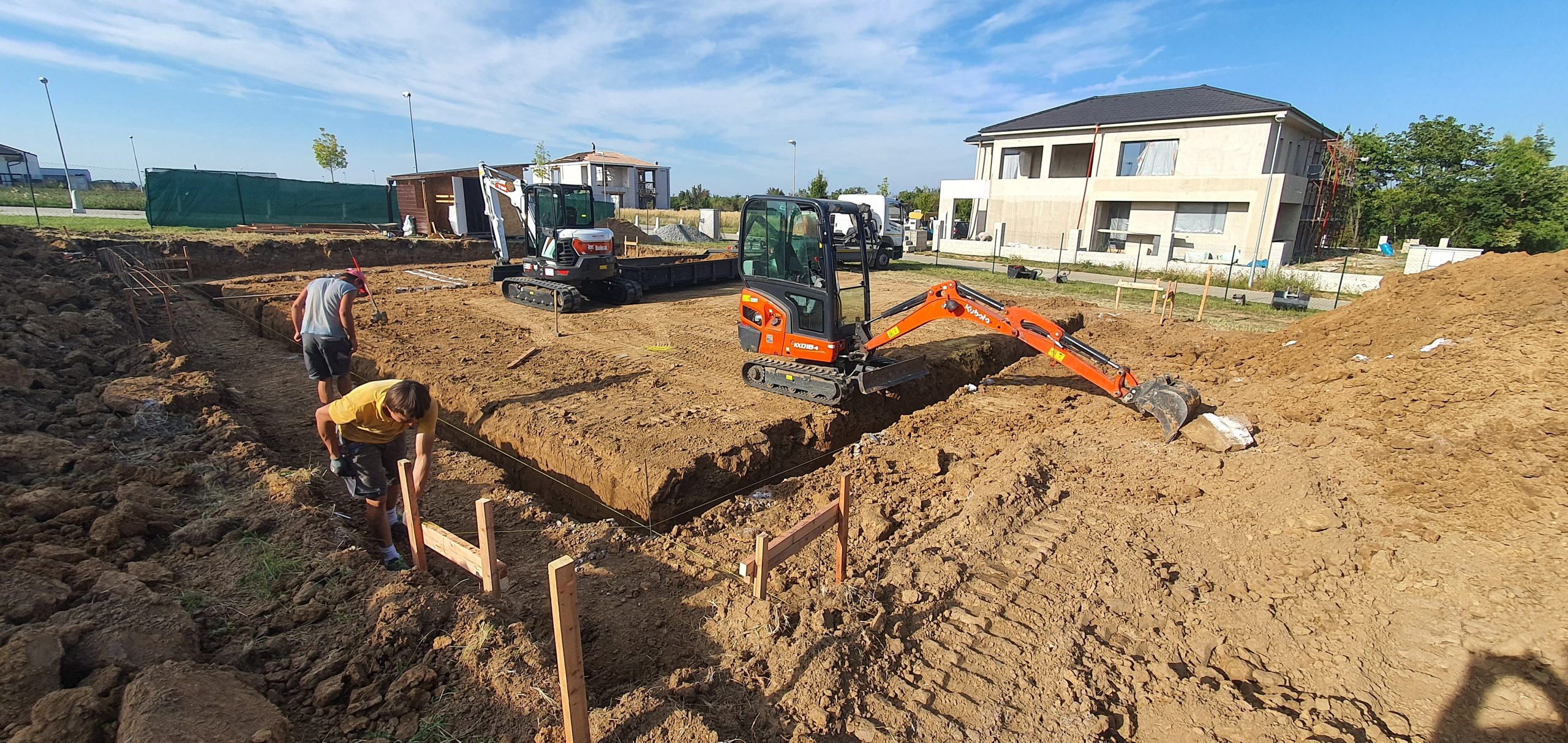 Výkop základů na rodinný domek