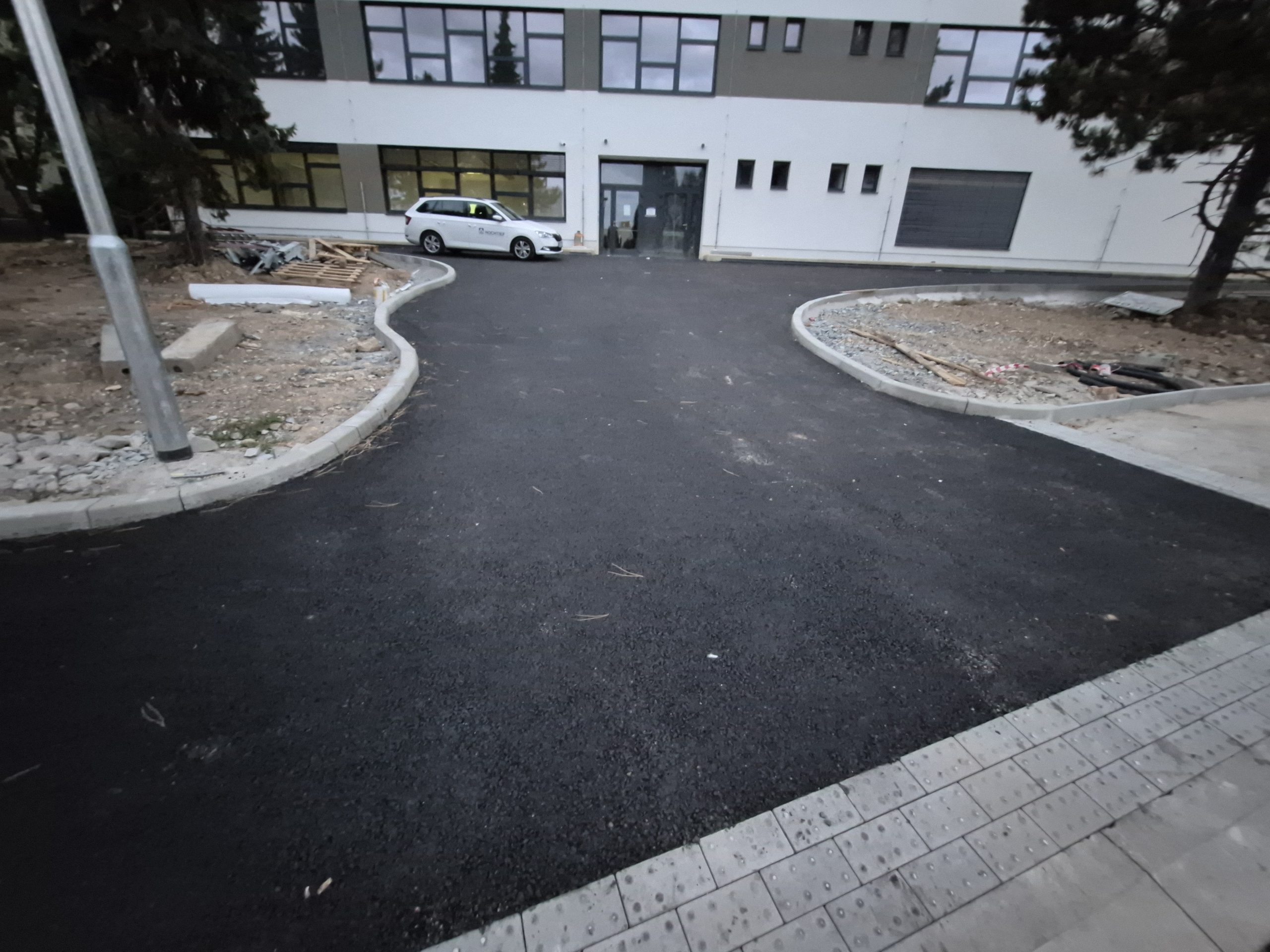 Stavba komunikace opatov